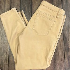Forever 21 Khaki Soft Stretchy Demim Zipper Ankle Size 30 (L)